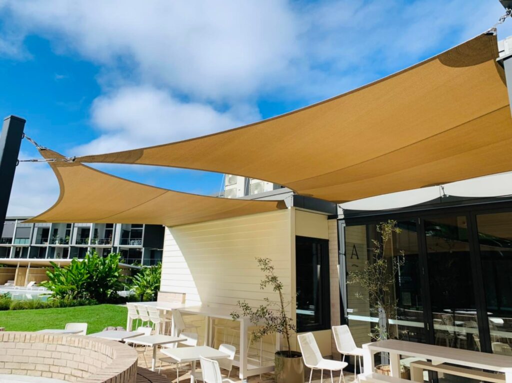 PATIOS AND OUTDOOR DINING AREAS